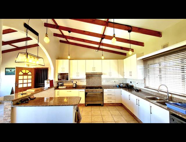 3 BEDROOM FREEHOLD FOR SALE IN KELSO